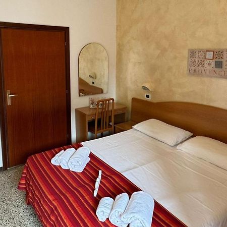 Hotel Caruso Rimini Exterior foto